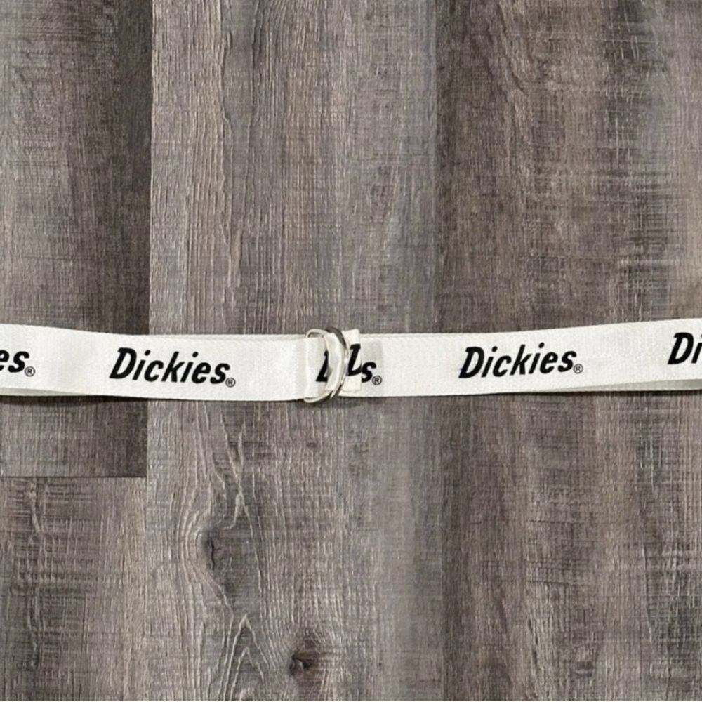 New Women’s Large 44” White & Black Dickies Logo Belt